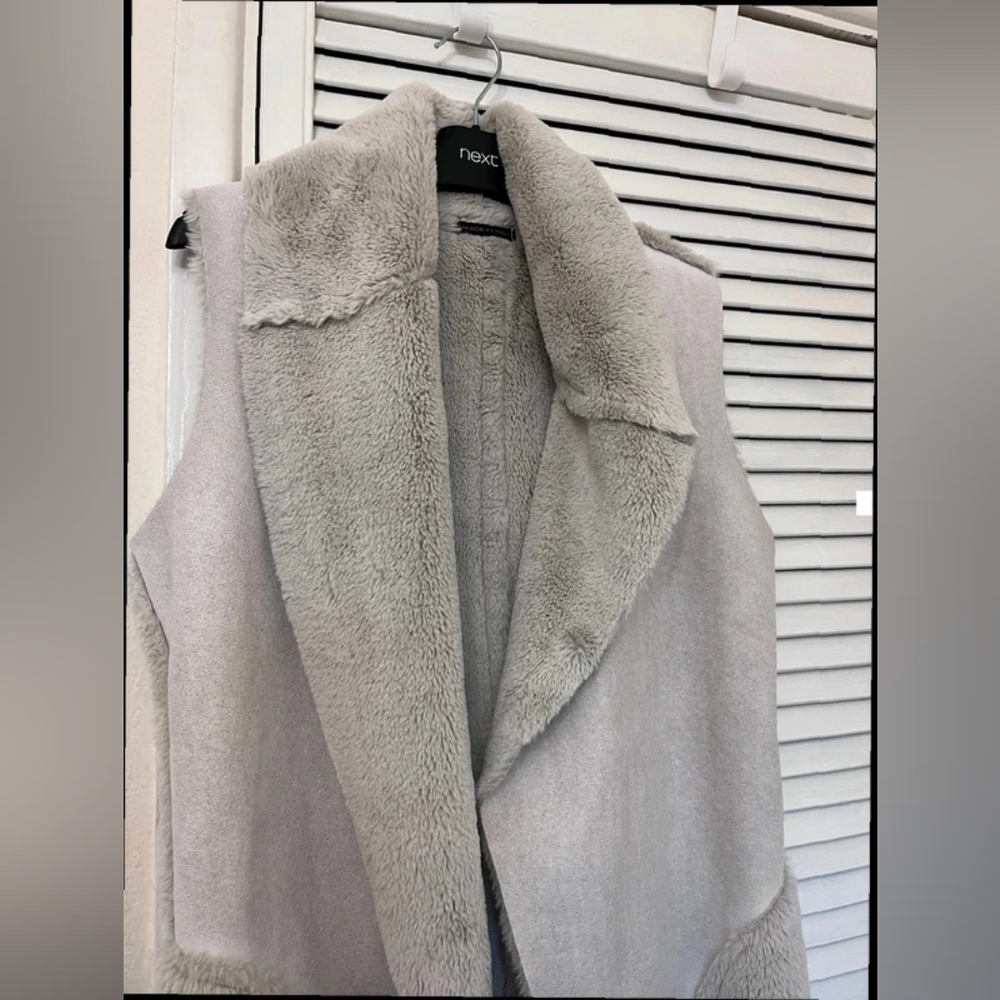 Made In Italy Women's Light Gray Fleece Vest